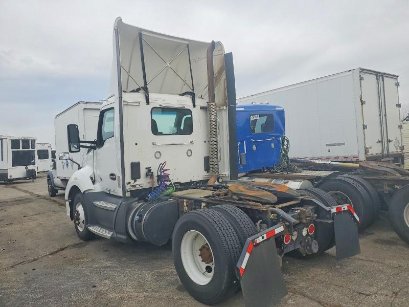 2017 Kenworth T680 Semi Truck