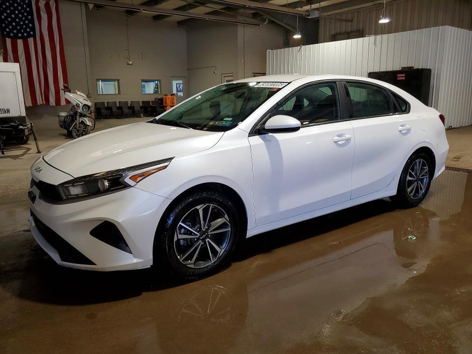 2023 KIA Forte lxs