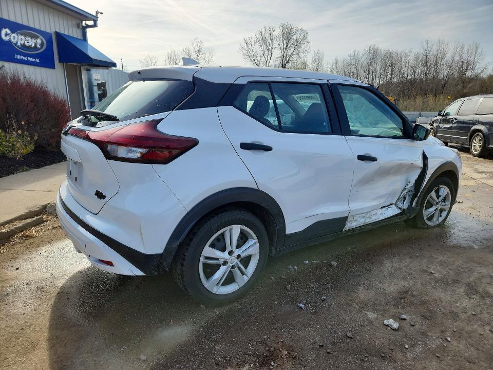 2021 Nissan Kicks s
