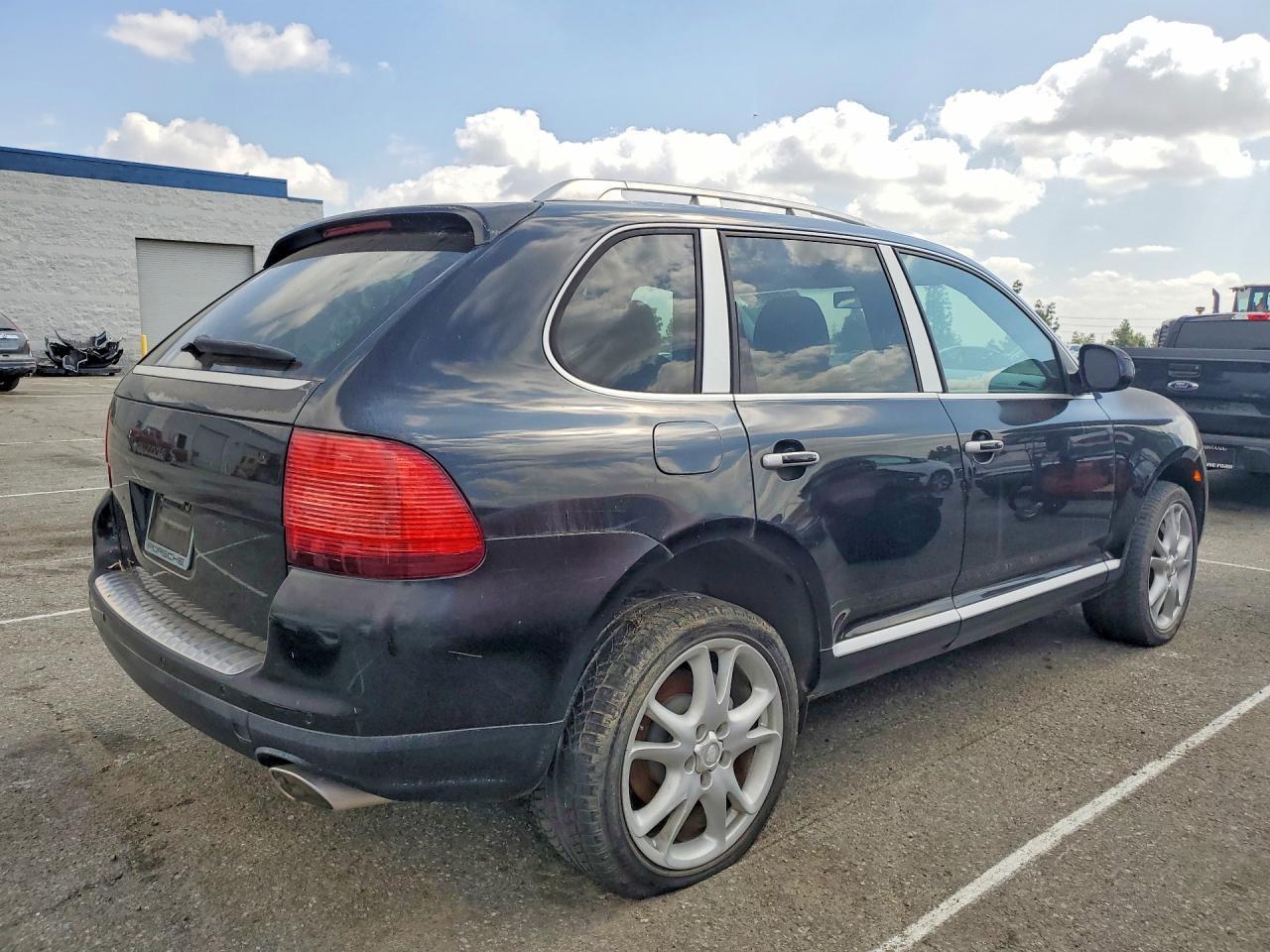 2005 Porsche Cayenne s