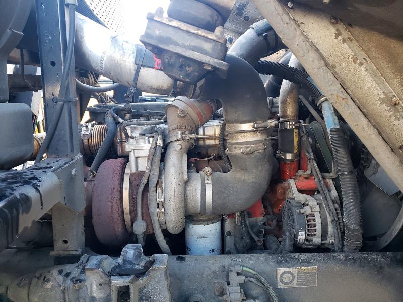 2009 Peterbilt 320 Refuse Truck