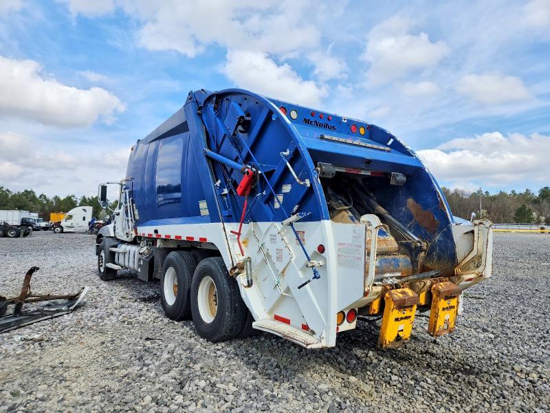 2013 Mack GU813 Refuse Truck