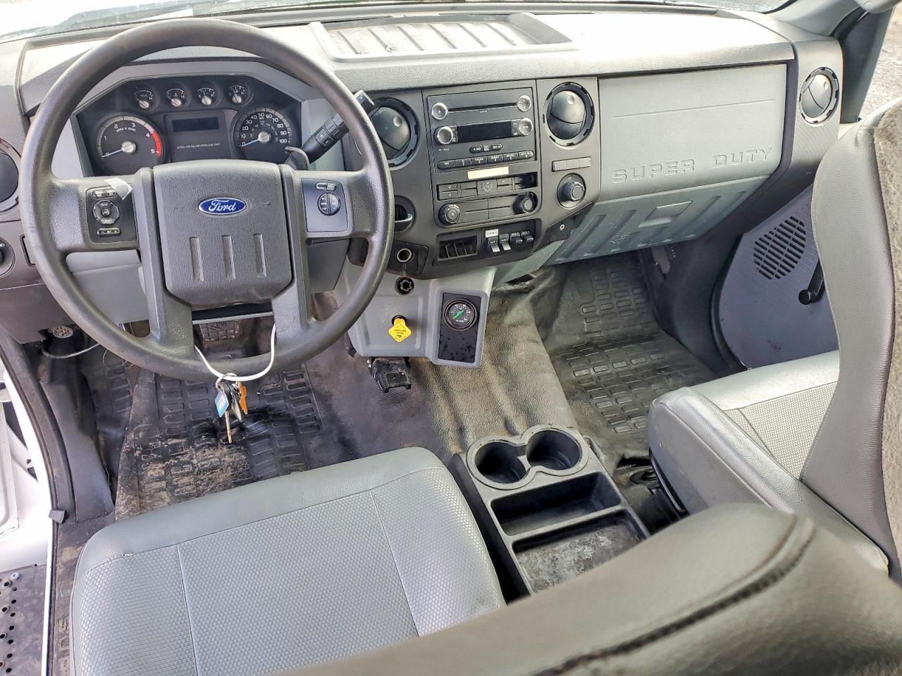 2017 Ford F650 Super Duty Flatbed Truck