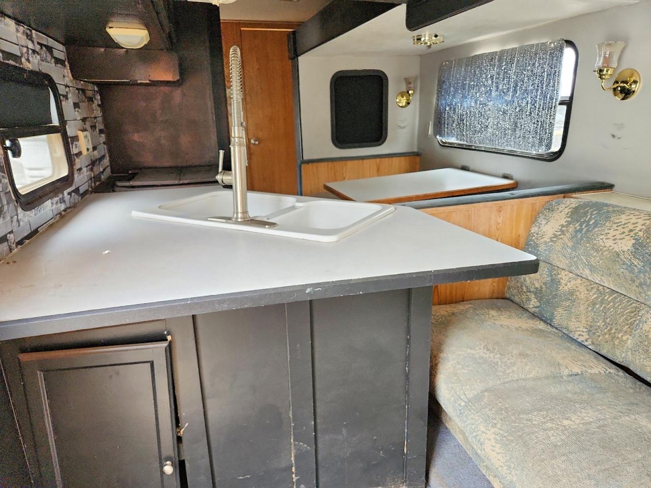 2000 Tahoe 2000 Camper