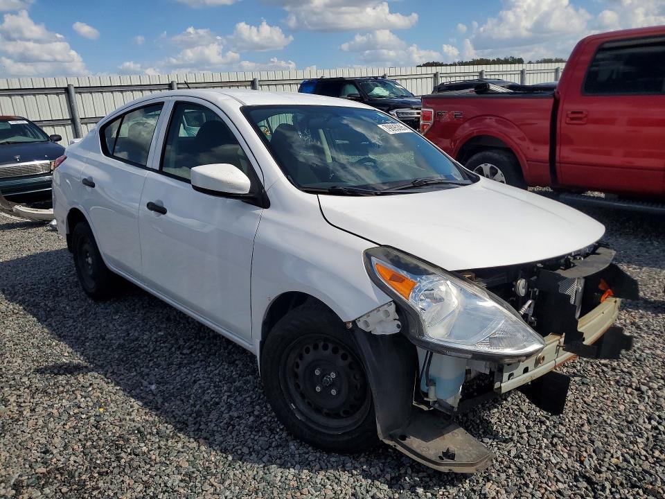 2018 Nissan Versa s Plus