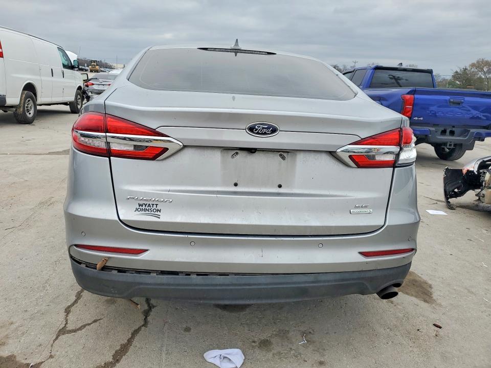 2020 Ford Fusion se