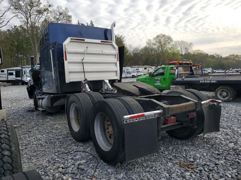 2000 International 9200 Semi Truck