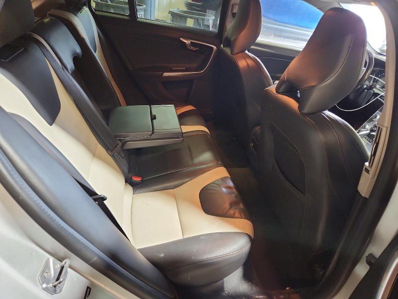 2018 Volvo V60 Cross Country Premier