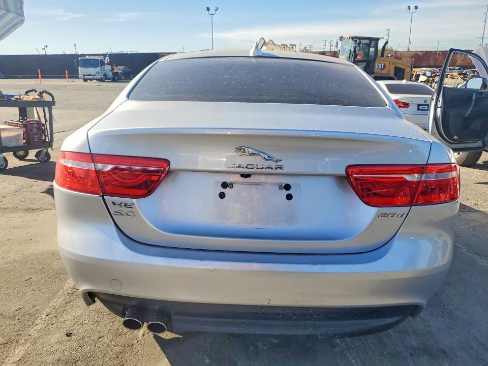 2018 Jaguar Xe Premium