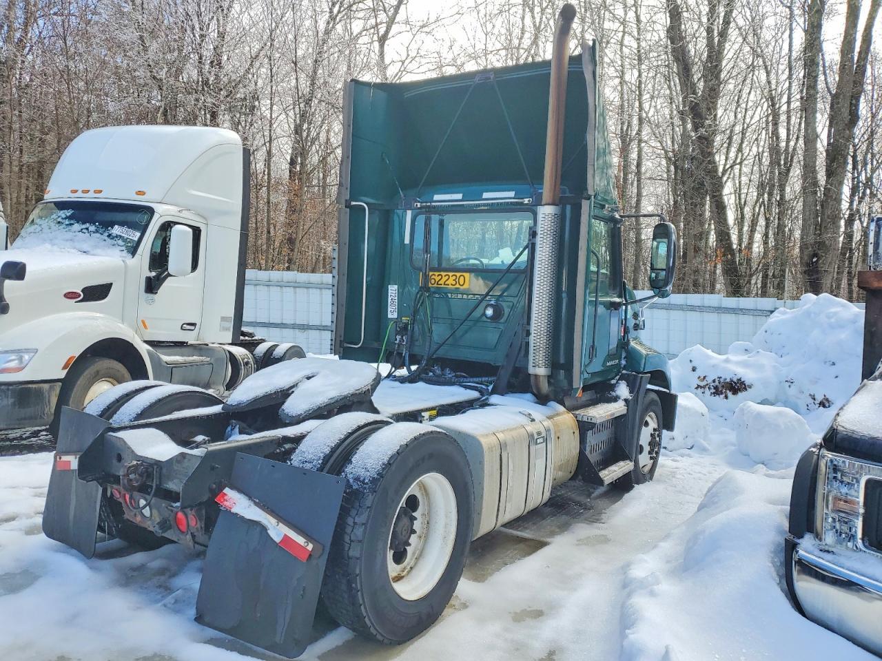 2017 Mack CXU613 Semi Truck