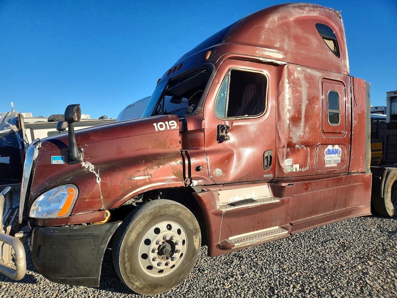 2017 Freigliner 2017 Freightliner Cascadia 125 Semi Truck