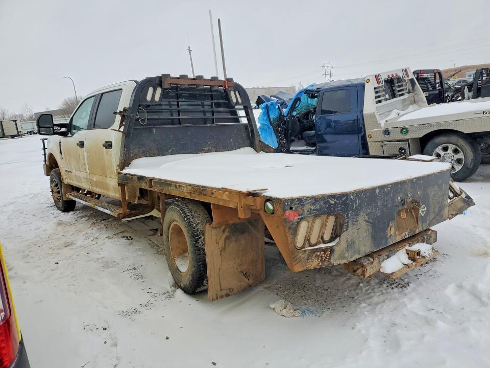 2020 Ford F350 Super Duty Flatbed Truck