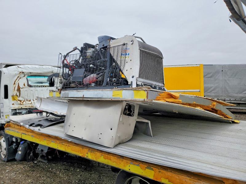 2023 Isuzu NRR Refrigerated BOX Truck