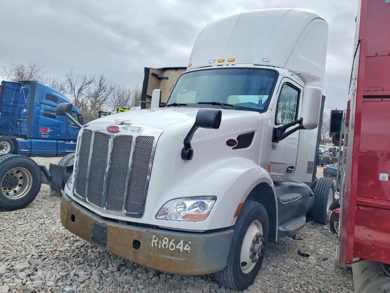 2016 Peterbilt 579 Semi Truck