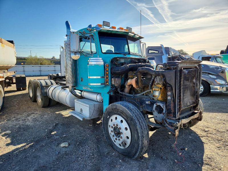 2000 Peterbilt 379 Semi Truck
