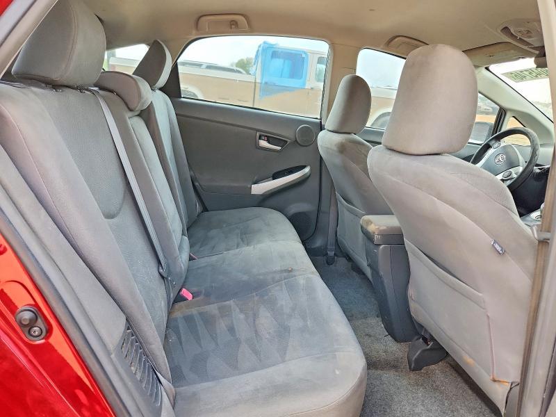 2010 Toyota Prius iii