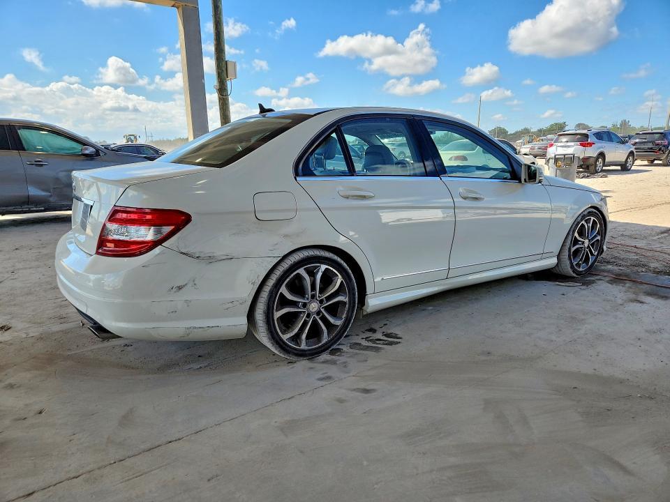 2011 Mercedes-Benz C300