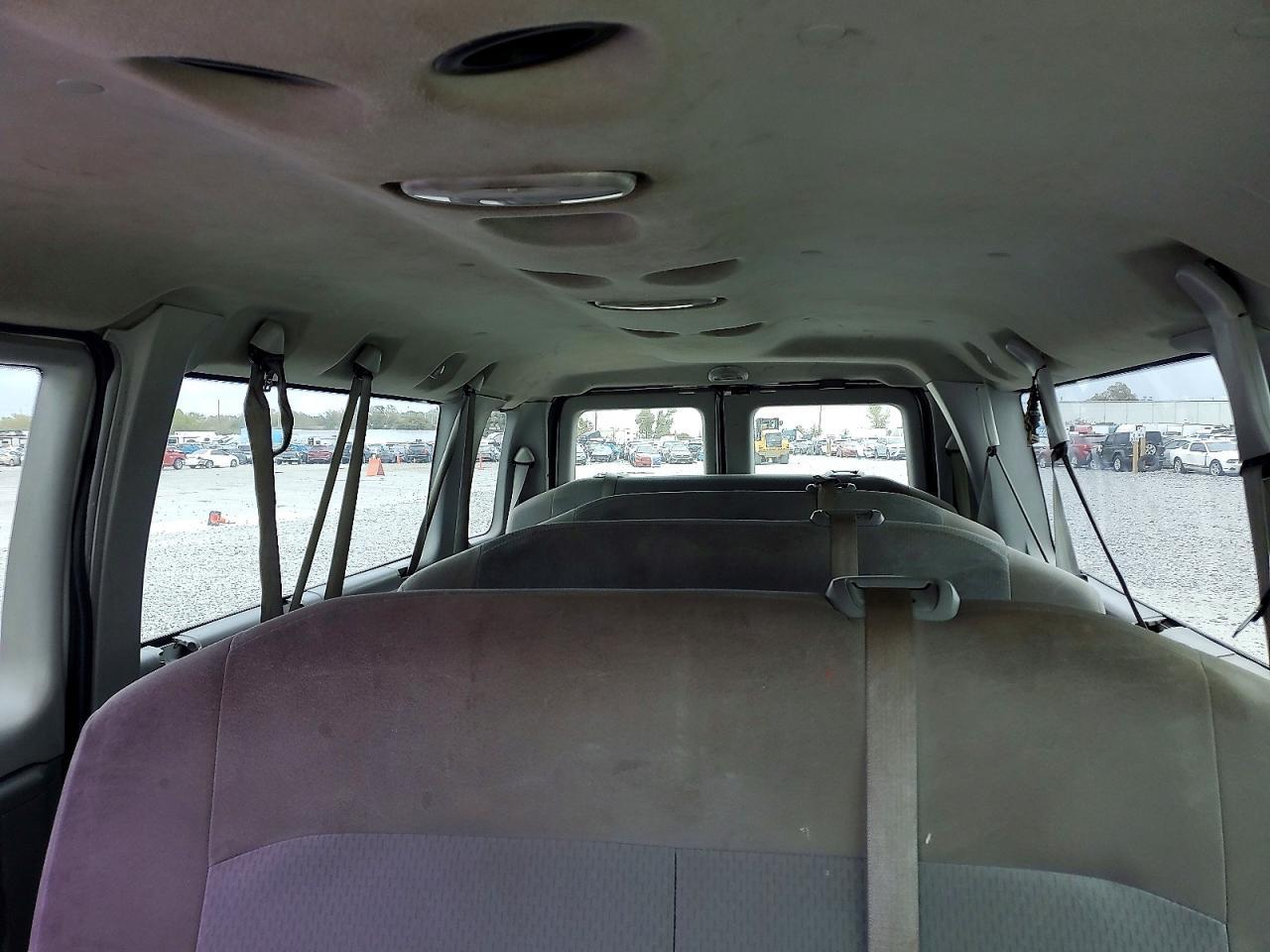 2010 Ford Econoline E350 Super Duty Wagon