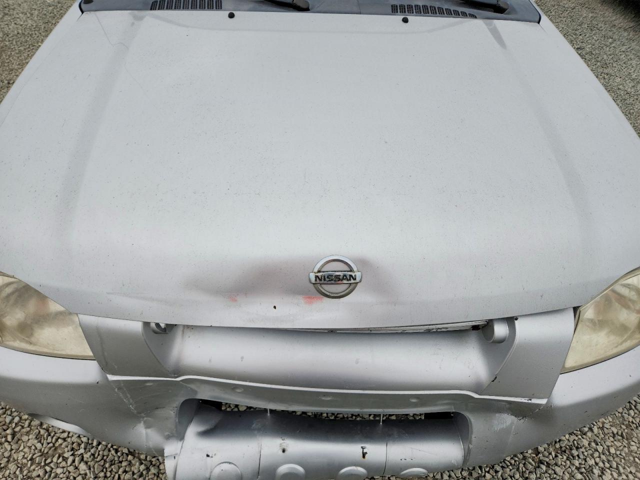 2004 Nissan Frontier Standard