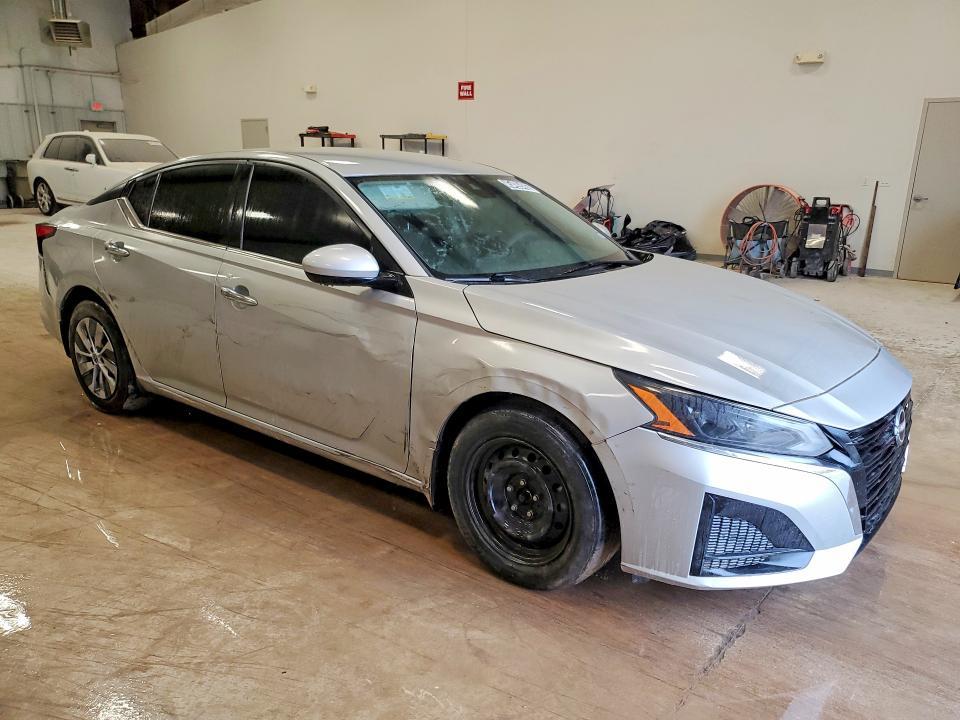 2023 Nissan Altima 2.5 s