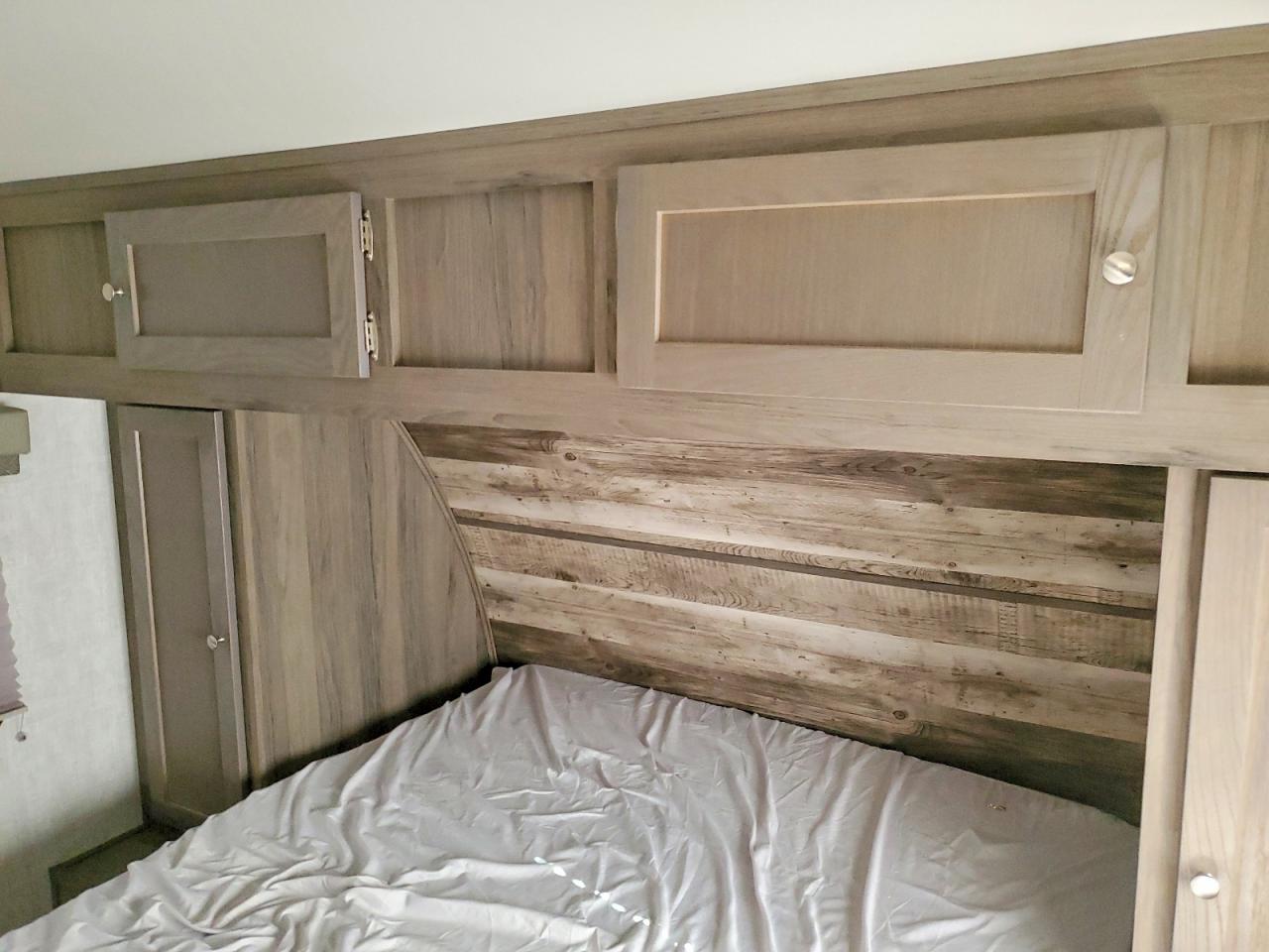 2021 King Of The Road 2021 Gulf Stream Kingsport Camper