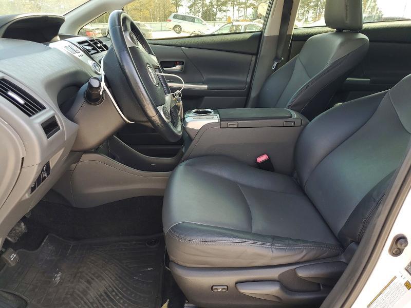 2013 Toyota Prius v Five