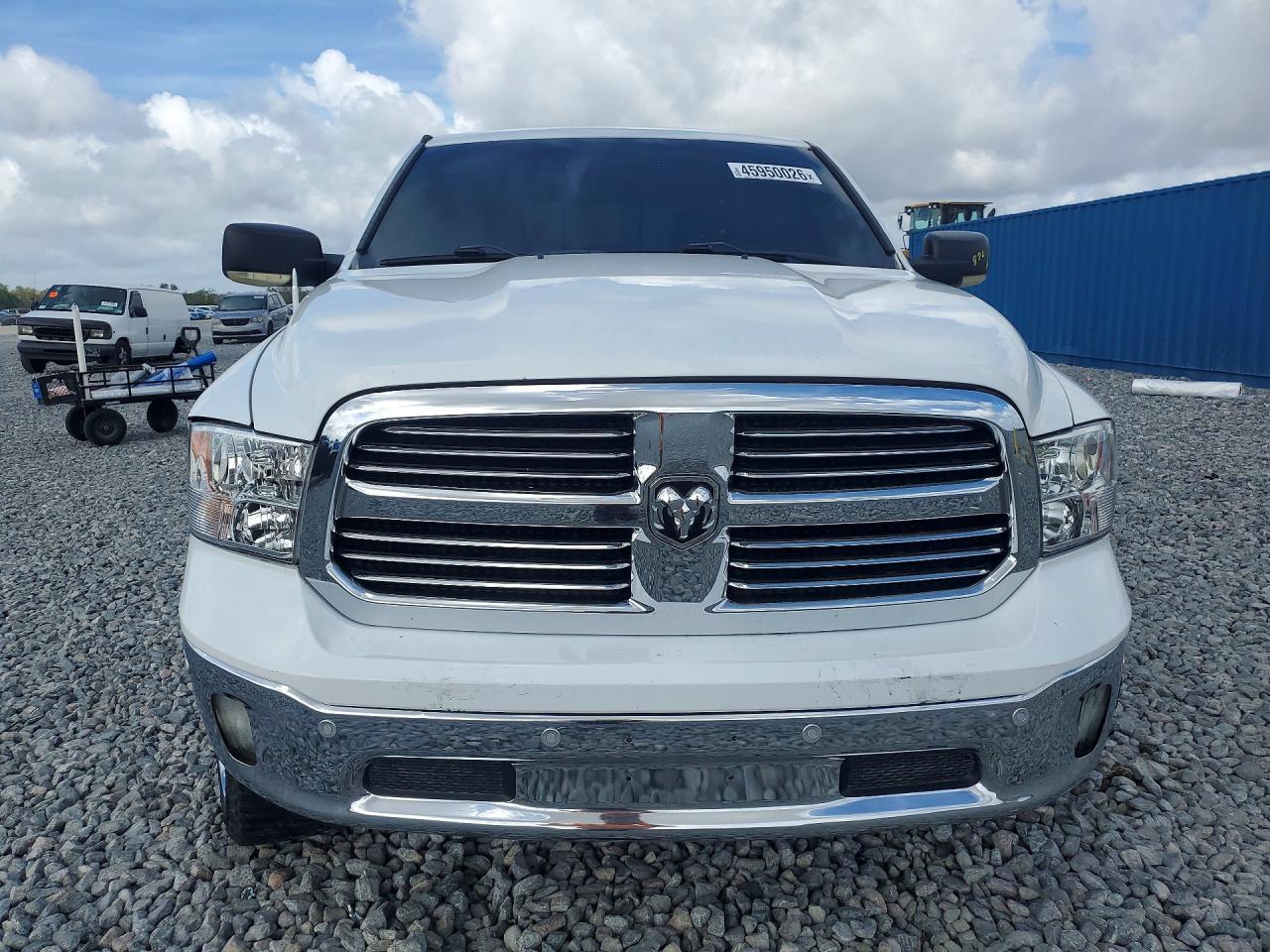 2017 Dodge RAM 1500 SLT
