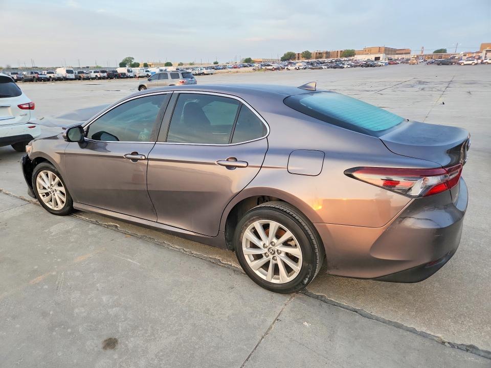 2023 Toyota Camry le