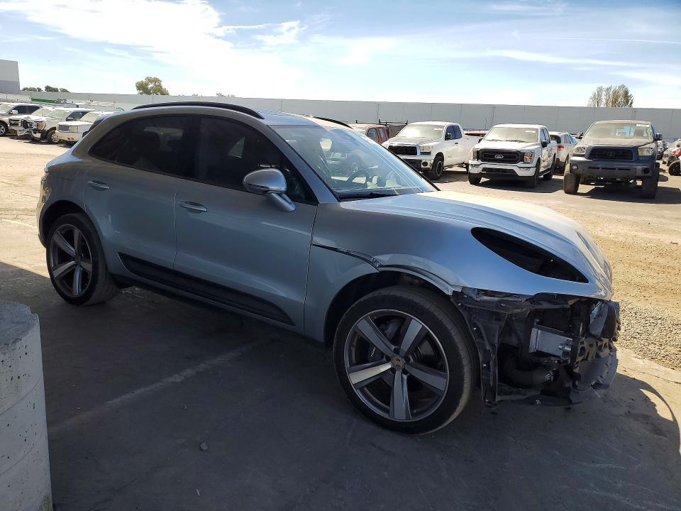 2024 Porsche Macan Base