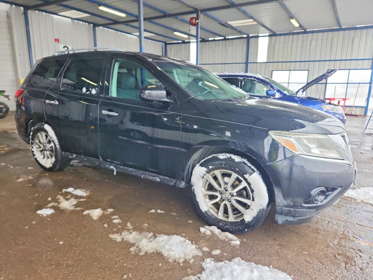 2013 Nissan Pathfinder s