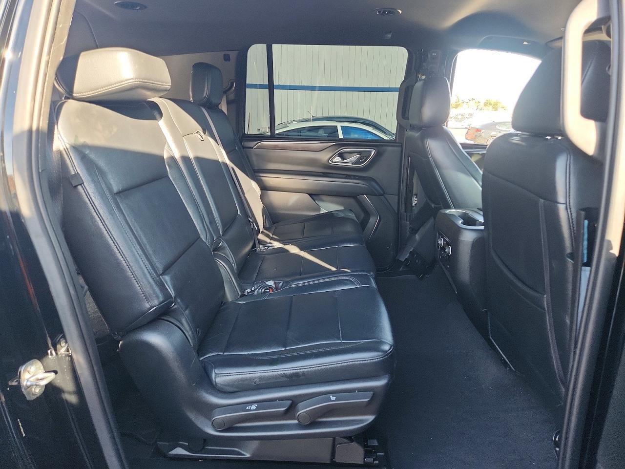 2023 Chevrolet Suburban C1500 ls