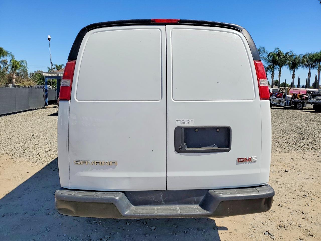 2017 GMC Savana 2500 Cargo Delivery Van