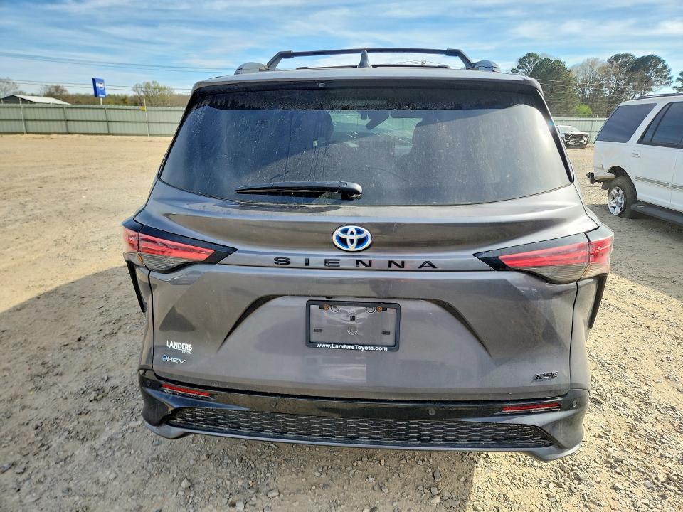 2025 Toyota Sienna xse 7-passenger