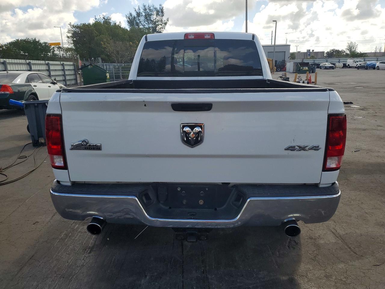 2015 Dodge RAM 1500 SLT