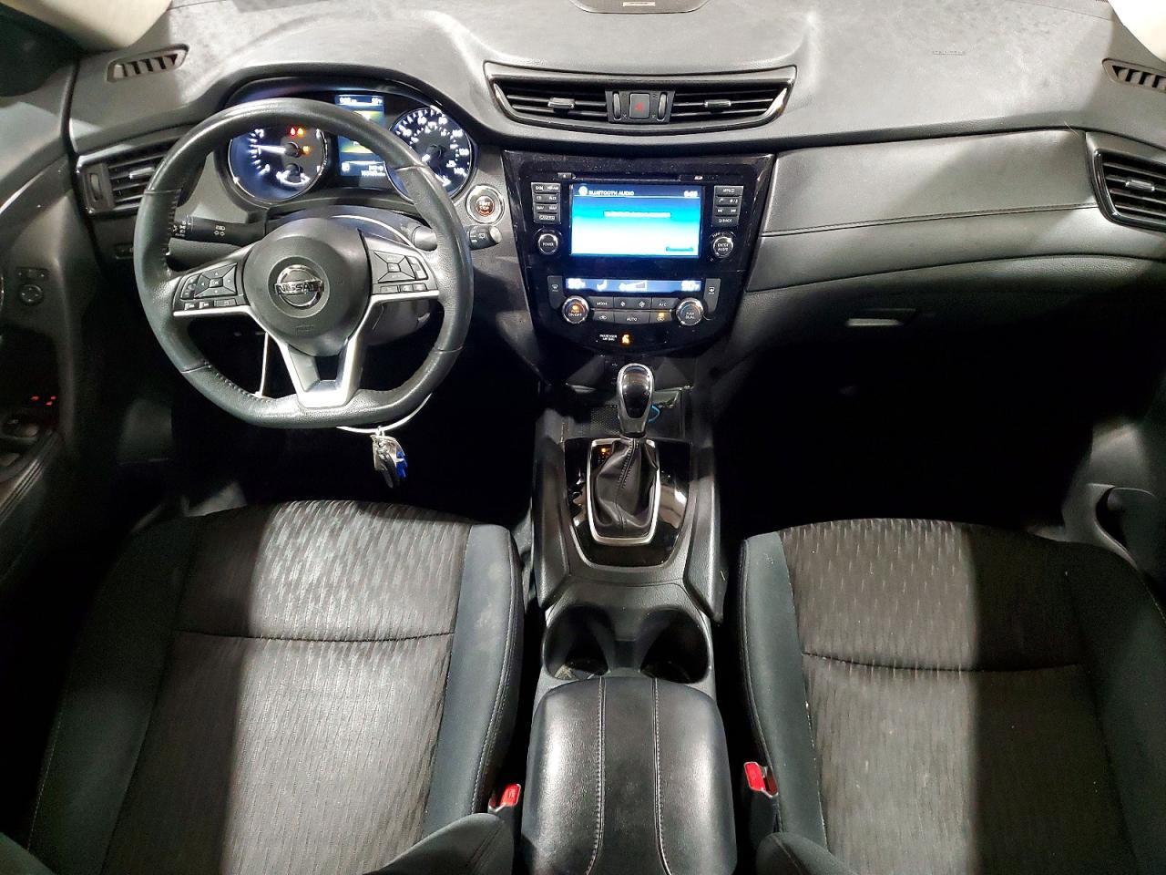 2017 Nissan Rogue sv