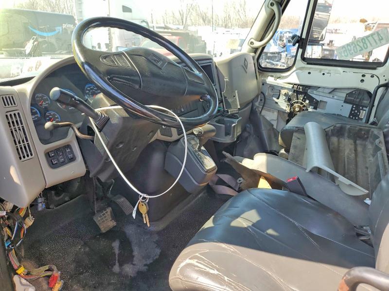 2009 International 4000 4300-BOX Truck