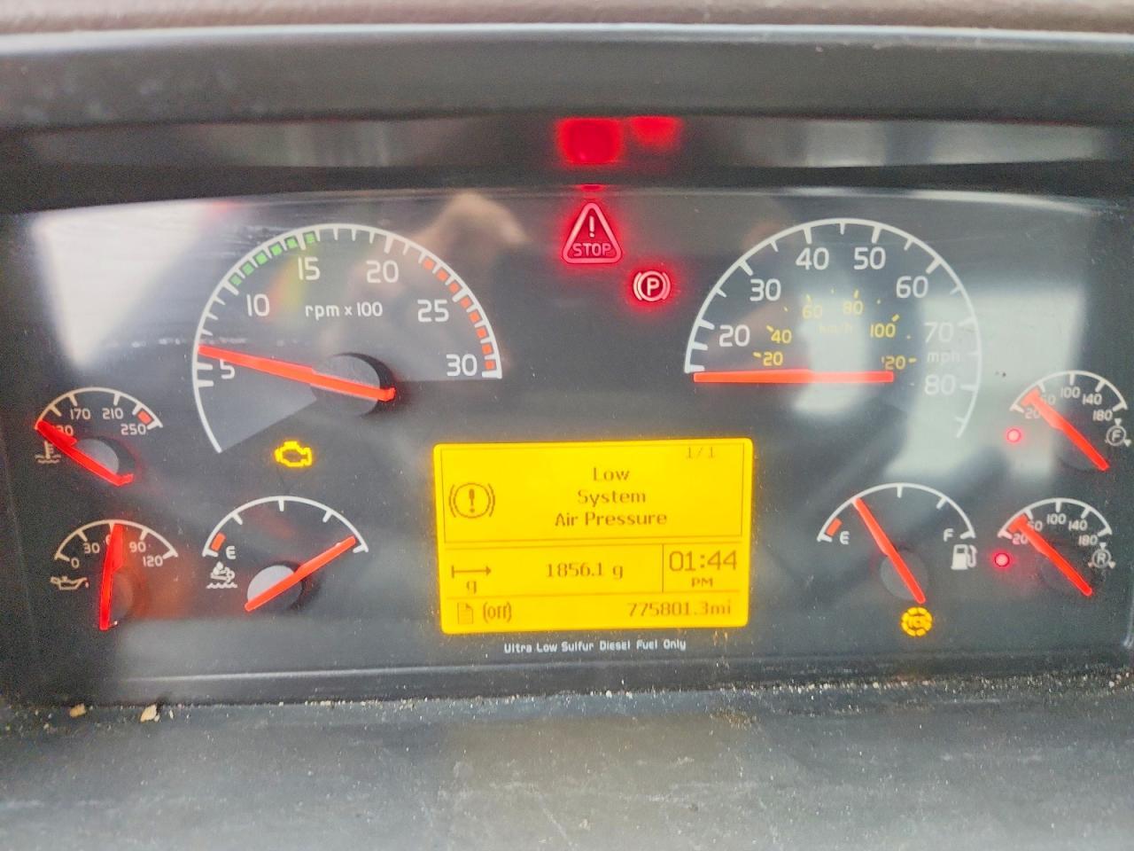 2012 Volv O VNL Semi Truck