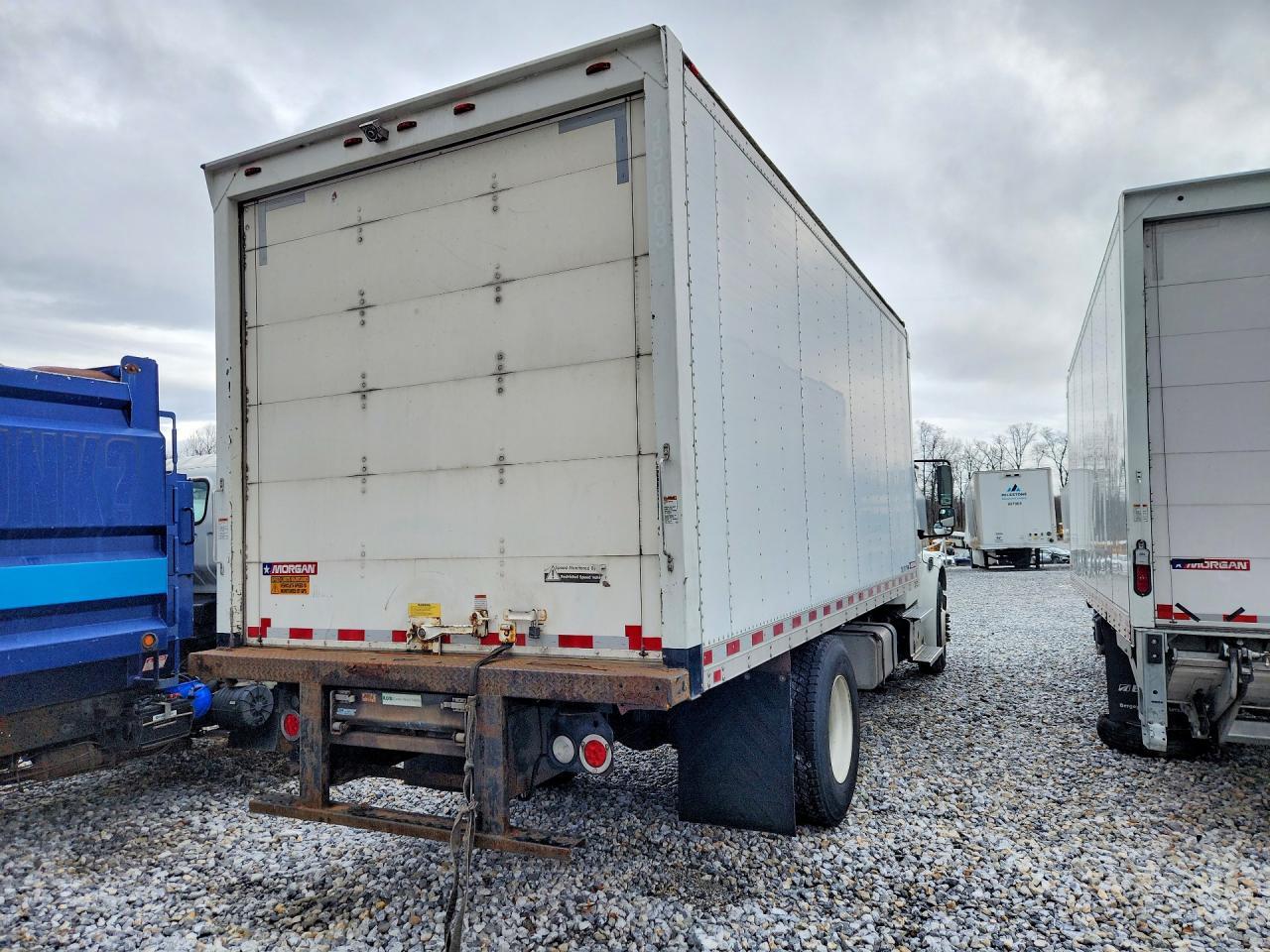2015 Freightliner M2 106 MED-Semi Truck