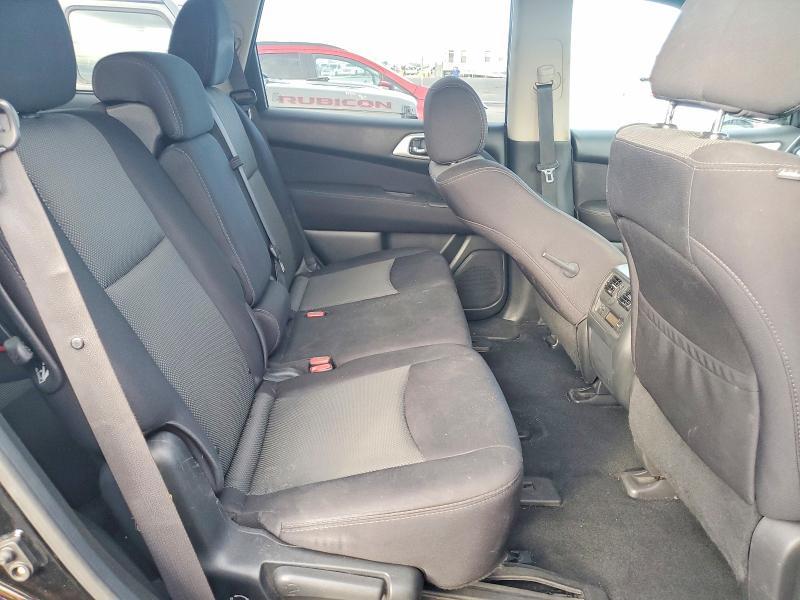 2017 Nissan Pathfinder s