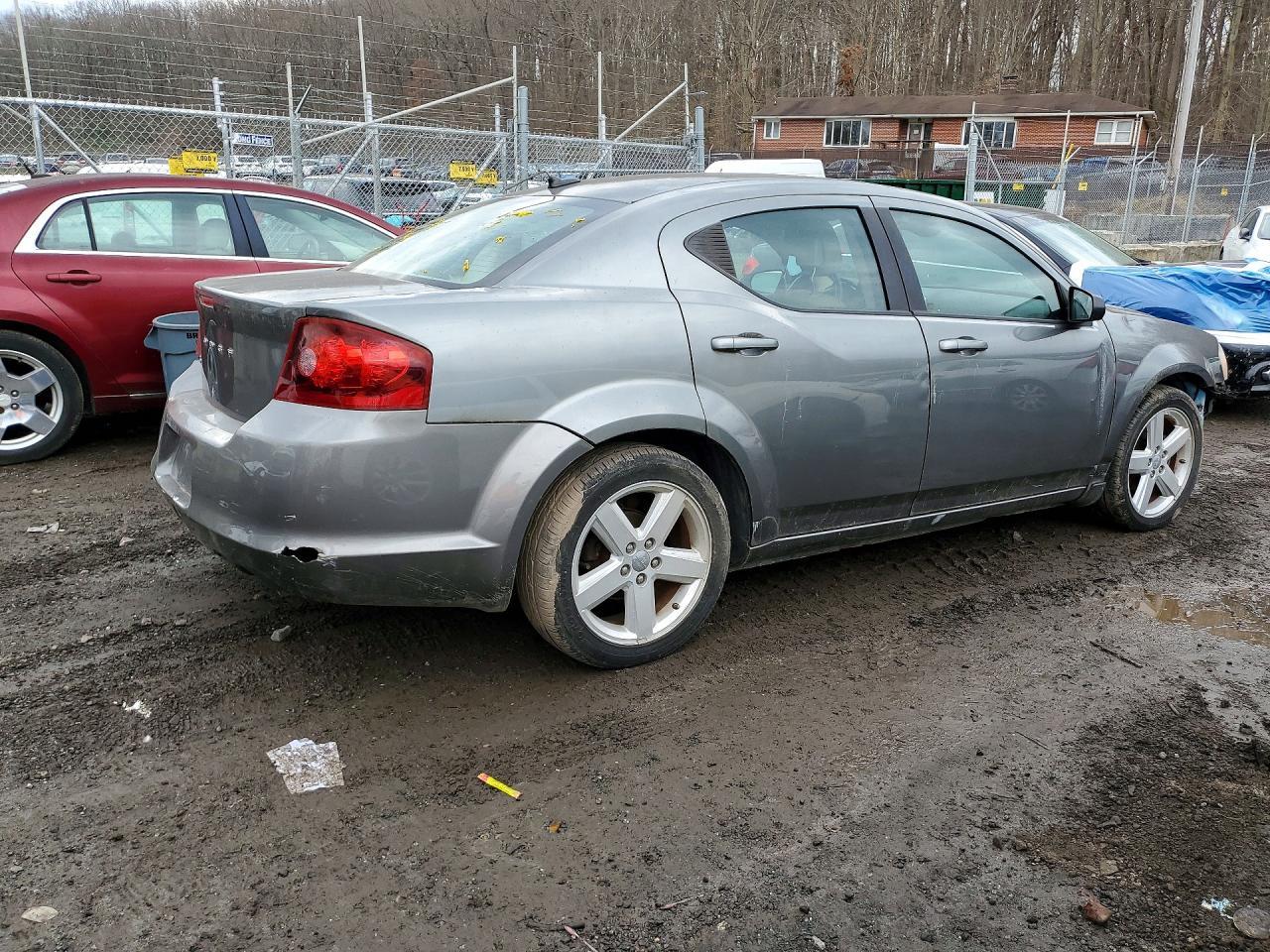 2013 Dodge Avenger se