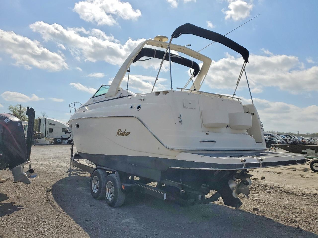 2003 Rinker Boat