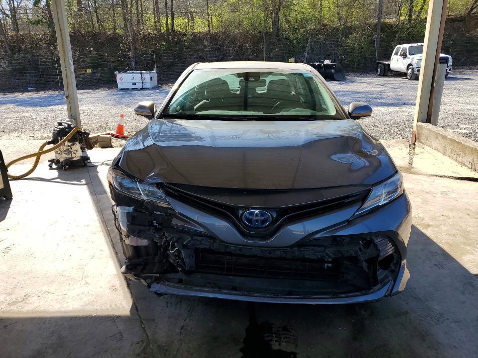 2019 Toyota Camry Hybrid le