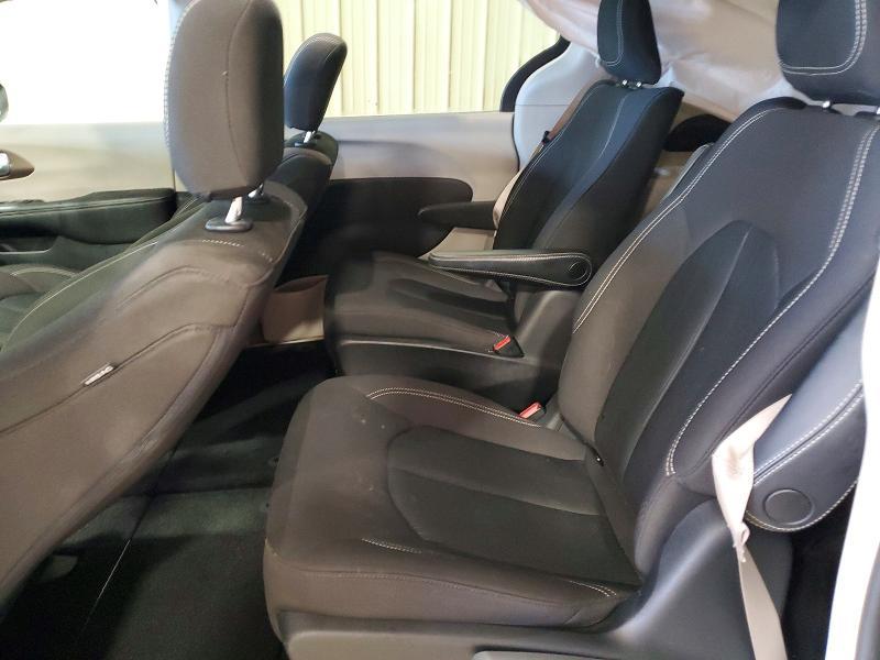 2020 Chrysler Voyager lx