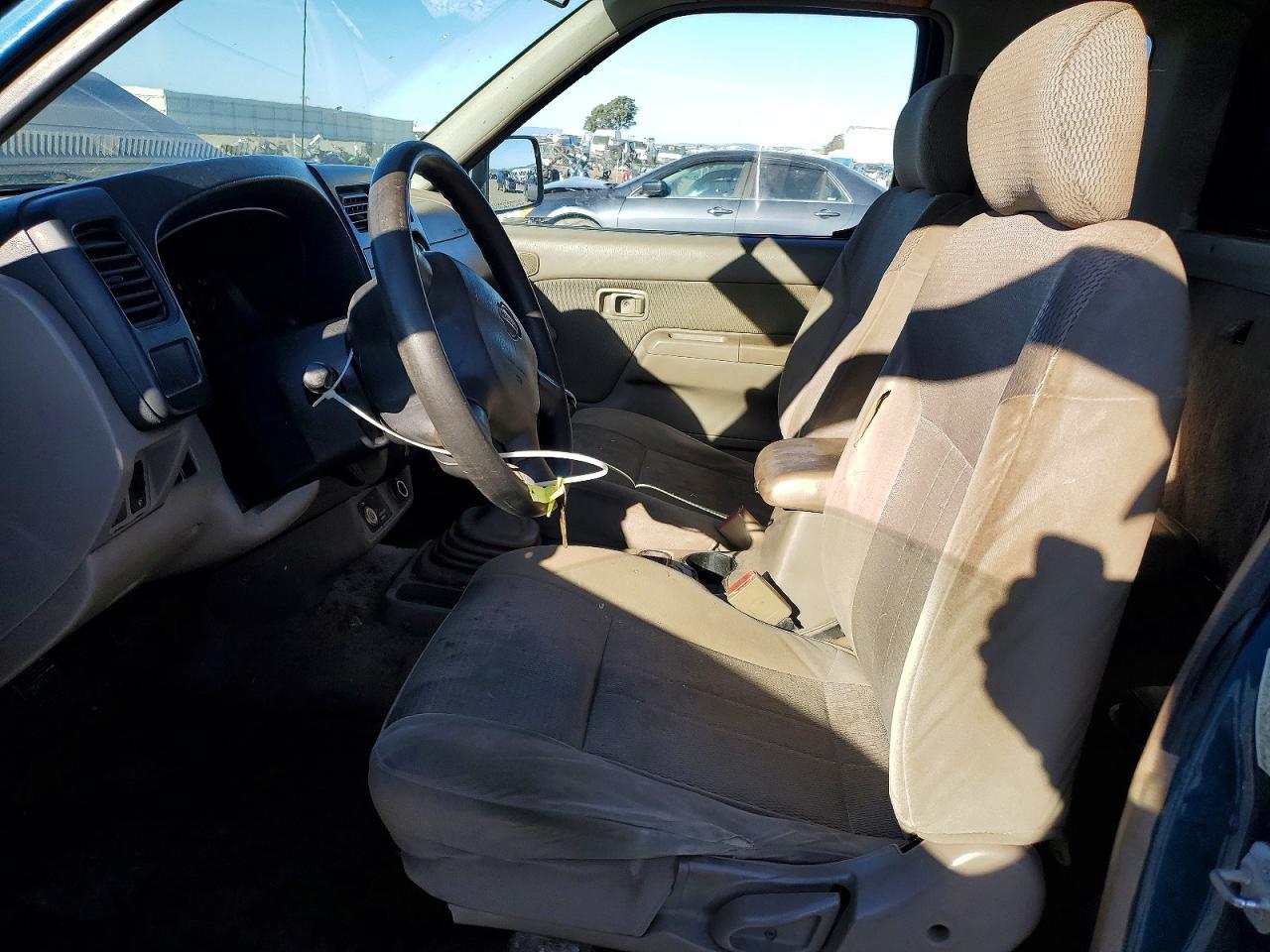 2001 Nissan Frontier XE