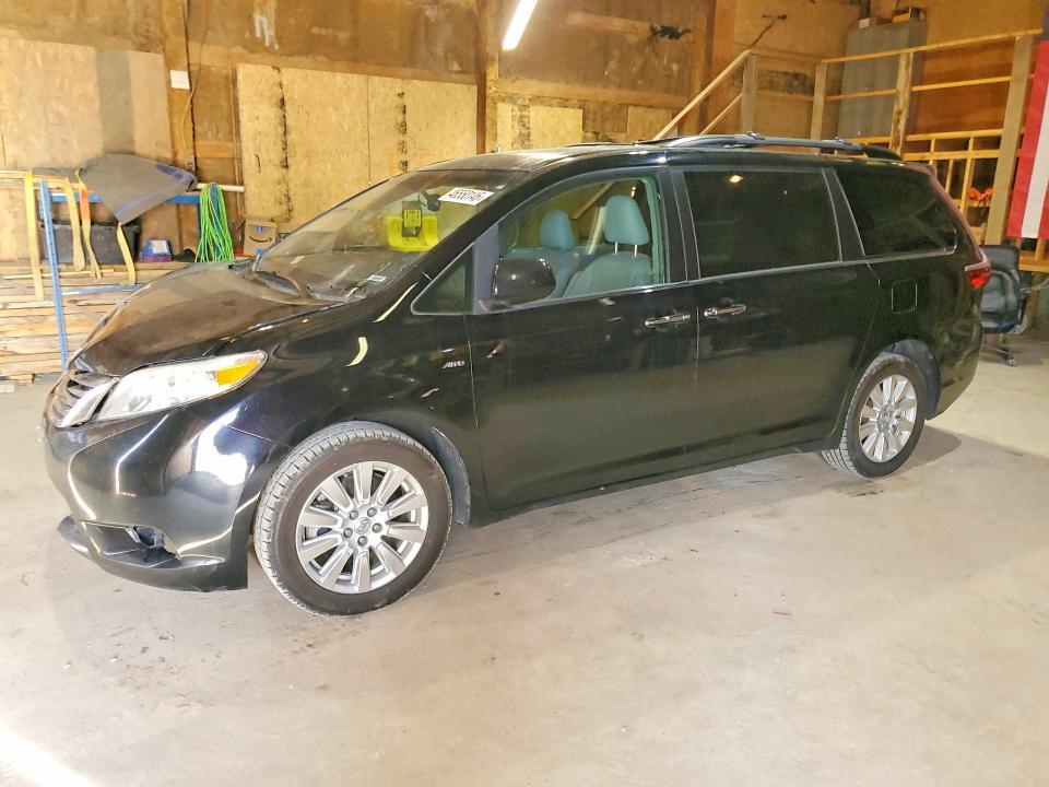 2017 Toyota Sienna xle 7-passenger