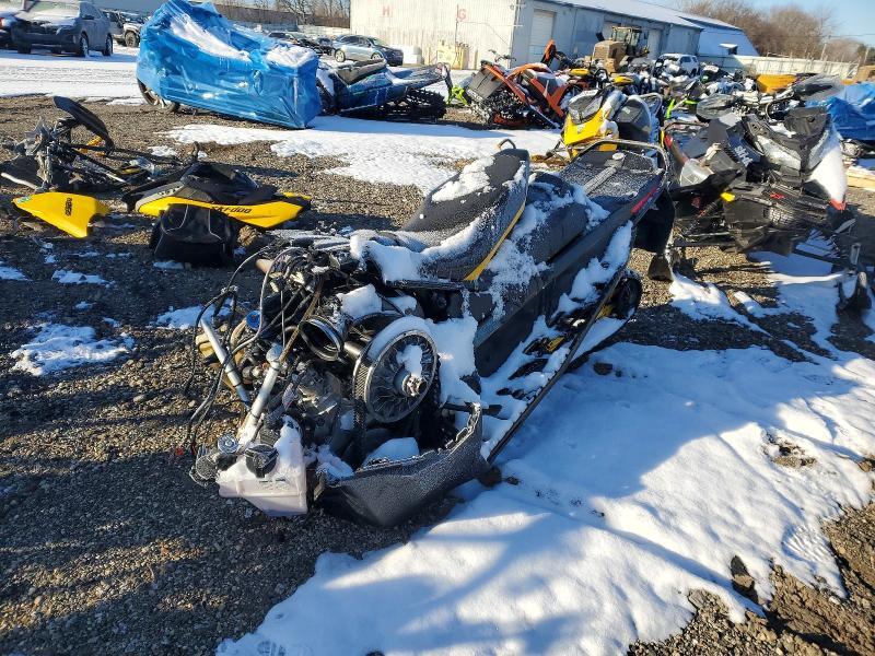 2024 Skidoo 2024 SKI-DOO Snowmobile
