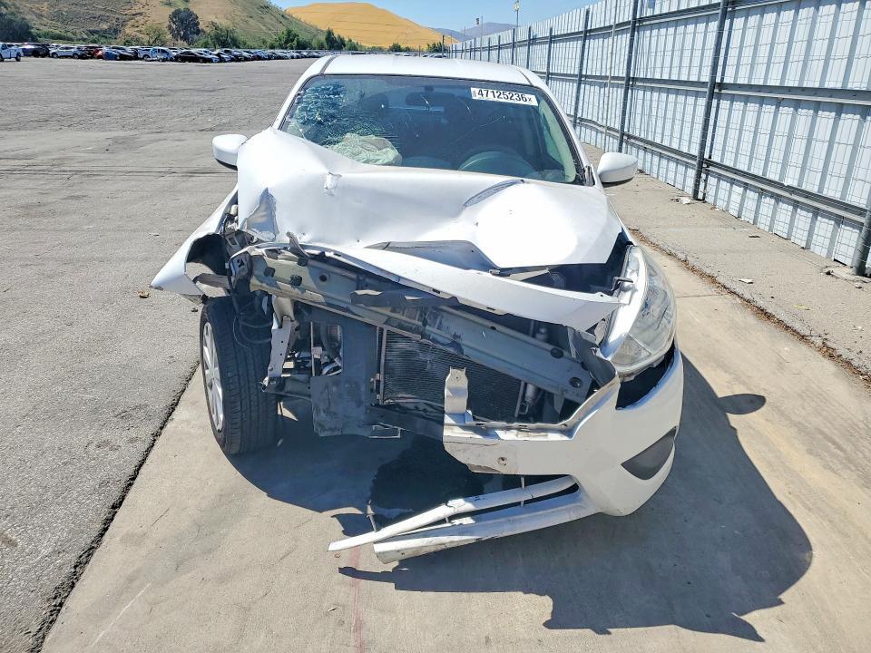 2018 Nissan Versa sv