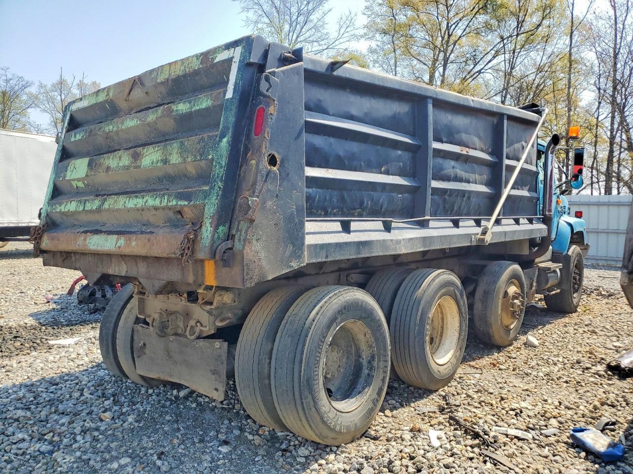 1998 International 2000 2674