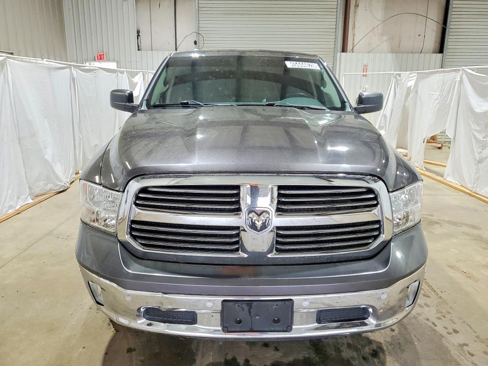 2015 Dodge Ram 1500 slt
