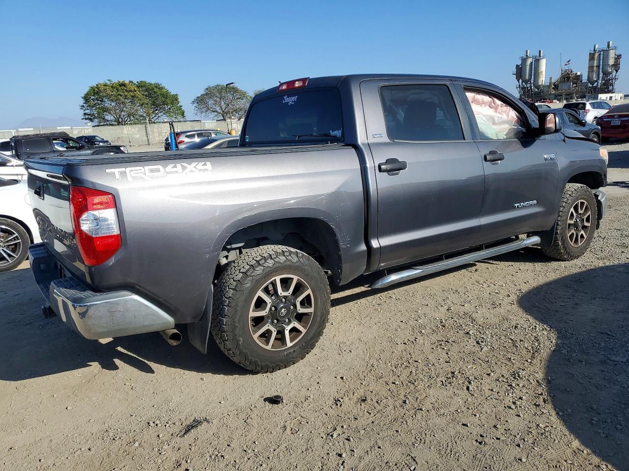 2015 Toyota Tundra SR5